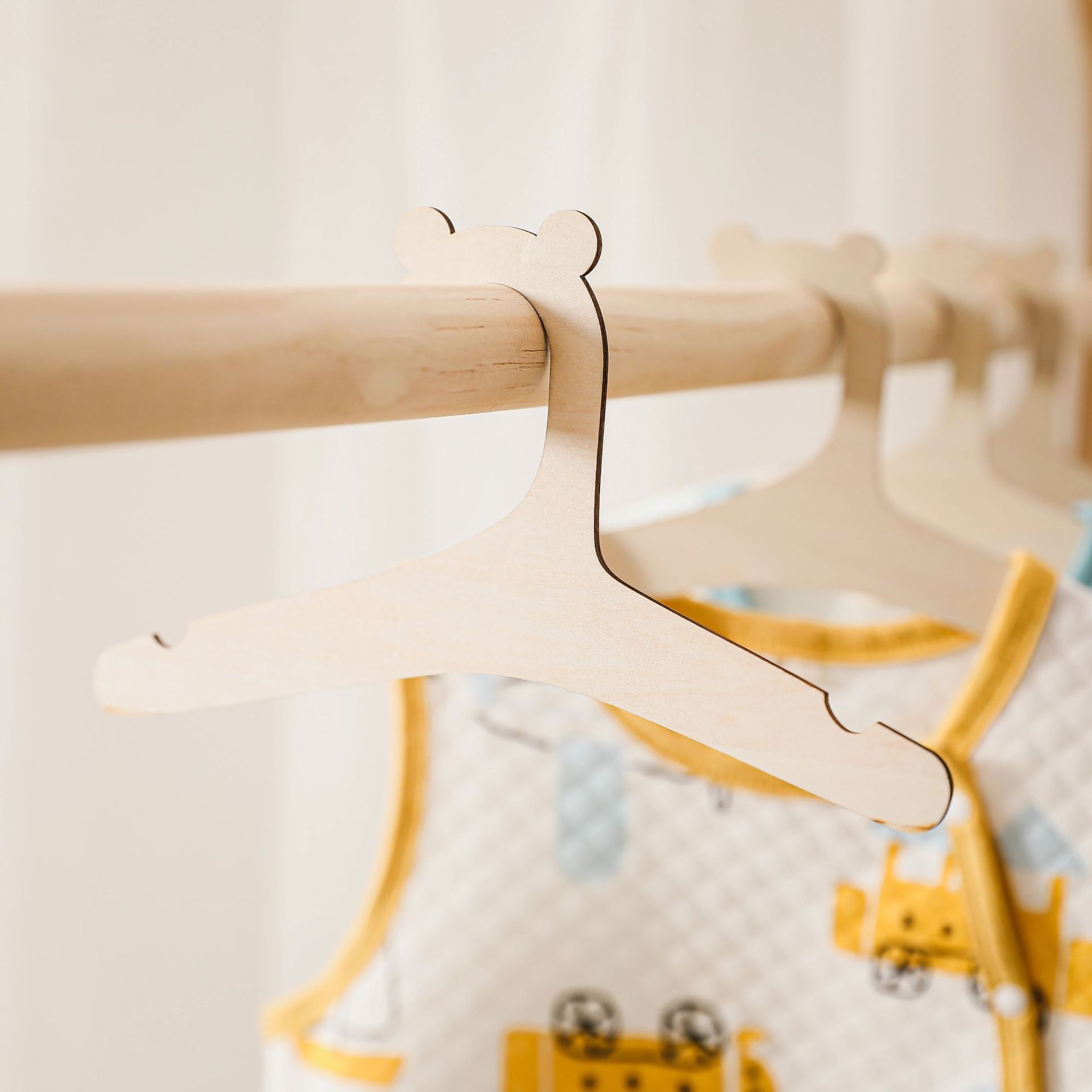 5/10pcs 나무 아기 옷걸이 어린이 옷 보관 걸이  - Baby Nursery Uniform 리뷰 및 가격